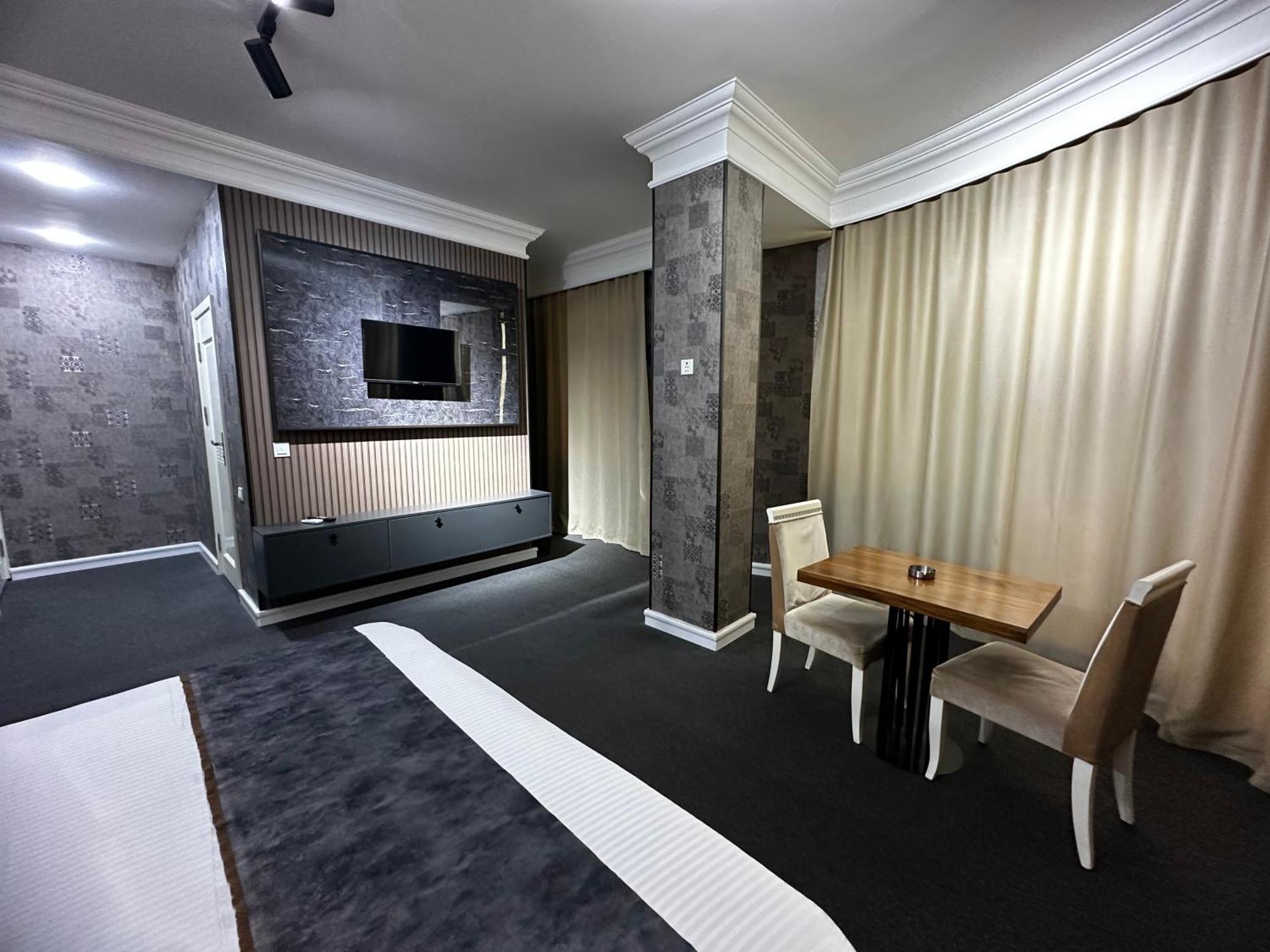 Amber Hotel Baku Exterior photo