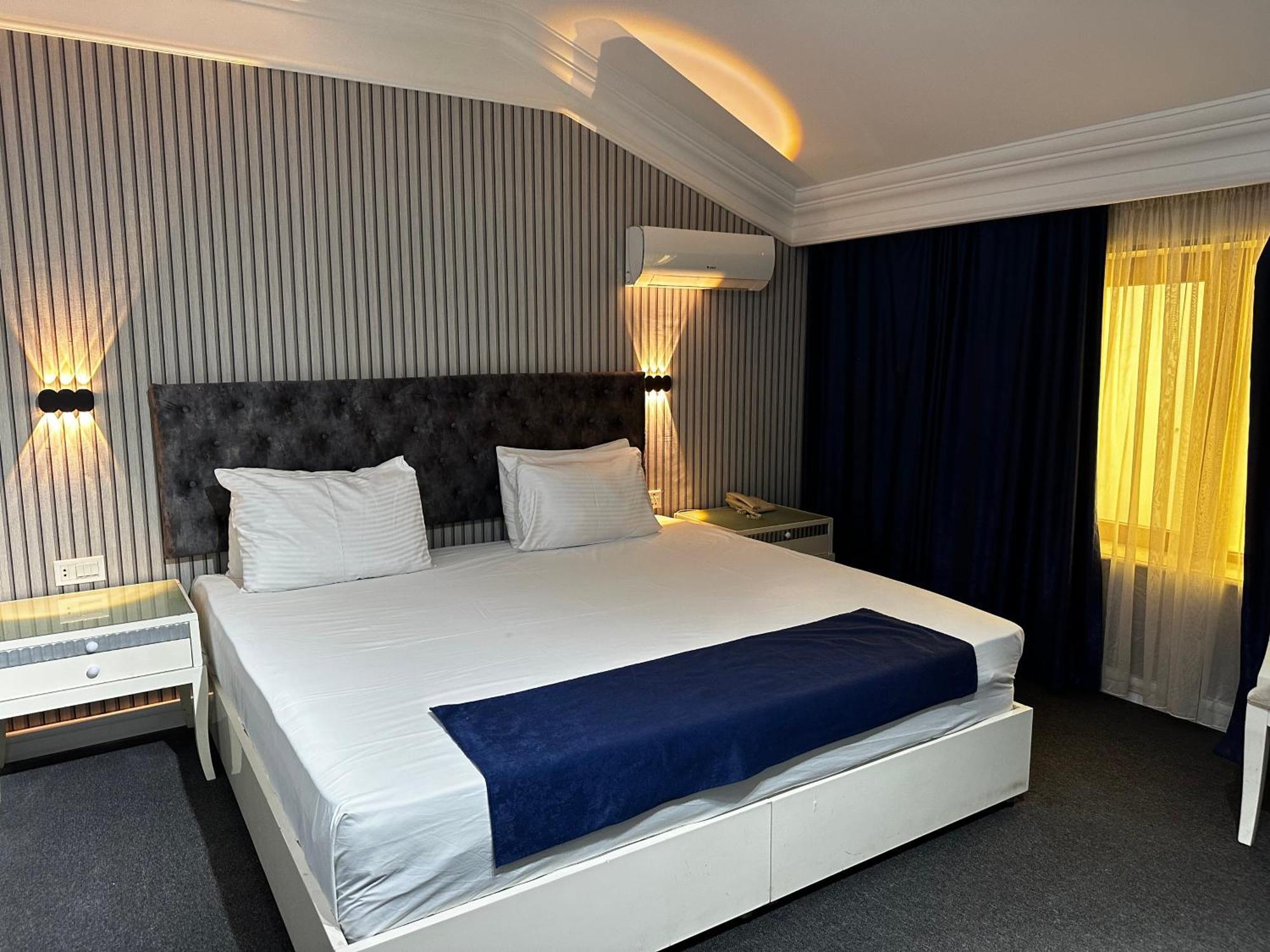 Amber Hotel Baku Exterior photo