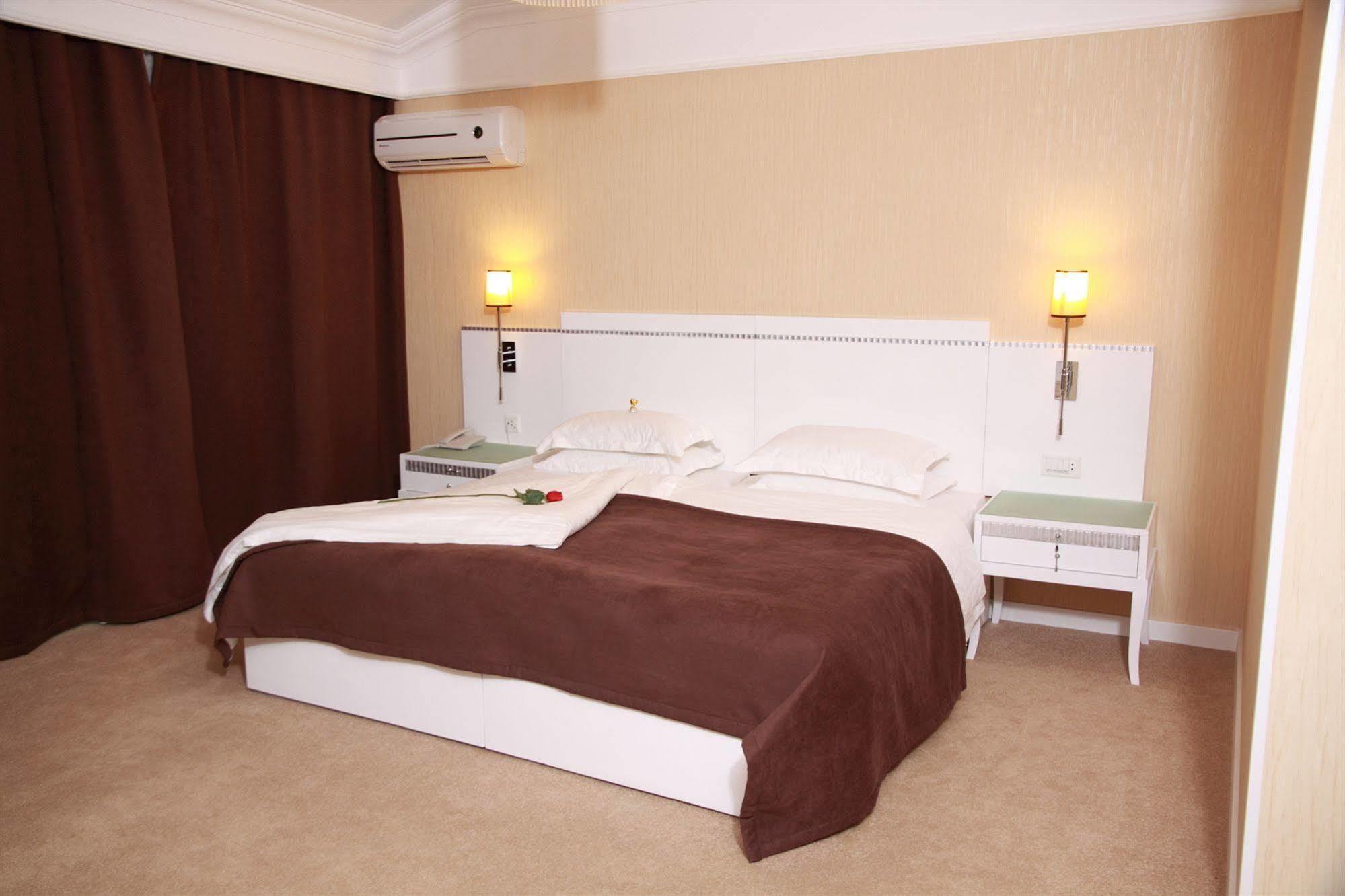 Amber Hotel Baku Exterior photo