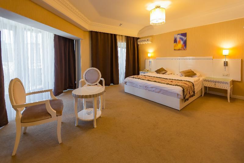 Amber Hotel Baku Exterior photo